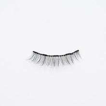 Load image into Gallery viewer, Magnetic Eyeliner and Lashes Kit